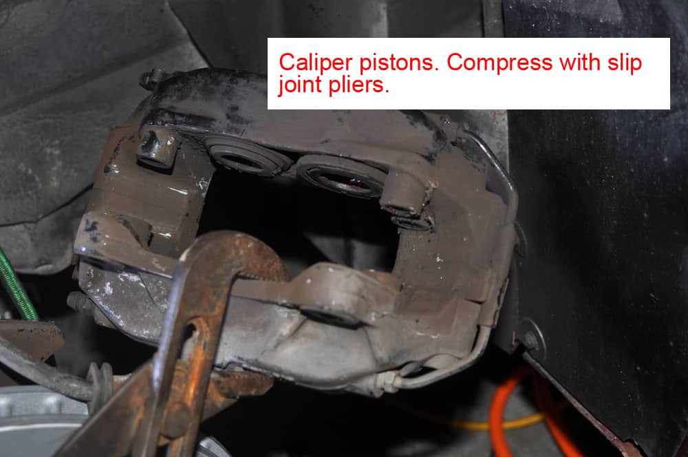 BMW E31 brake repair - retract brake pistons