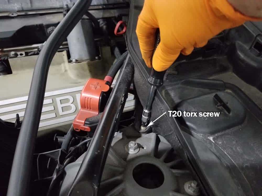 BMW E60 valve cover gasket replacement - remove air inlets
