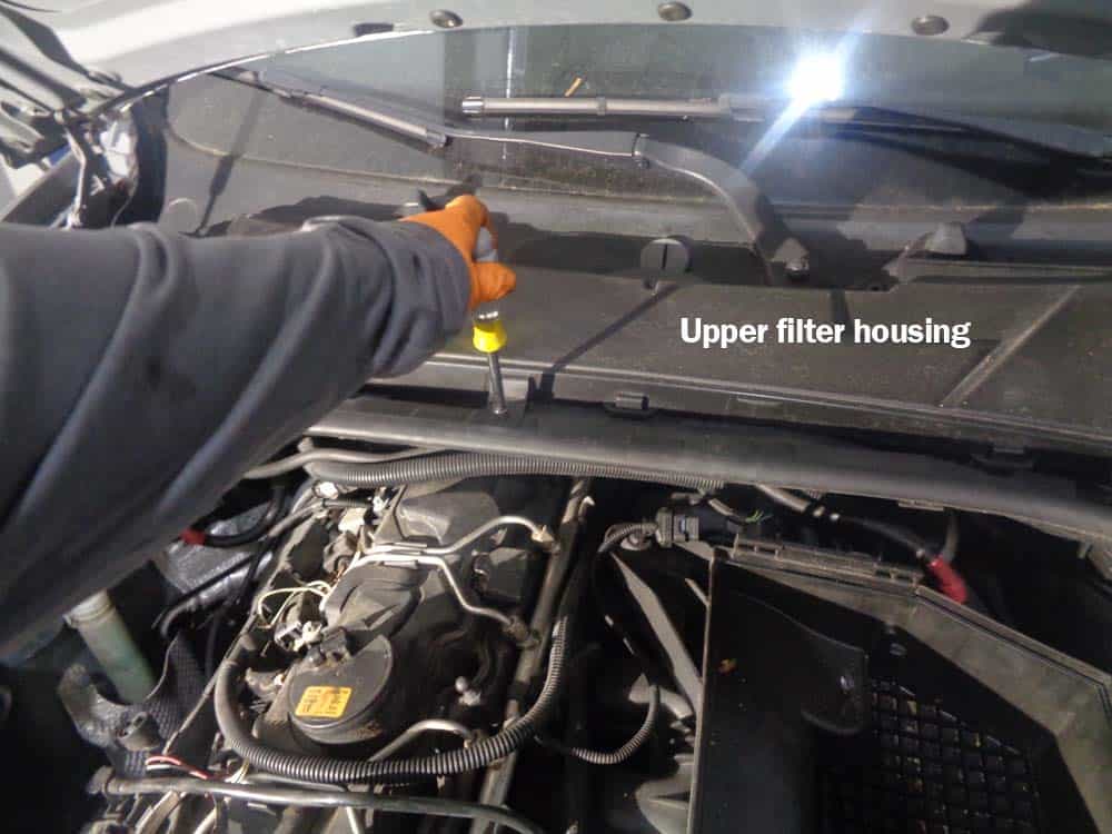 BMW N55 Fuel Injector Replacement - Remove the upper filter housing