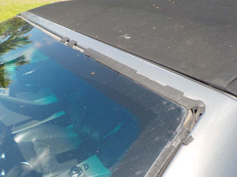 bmw windshield moulding