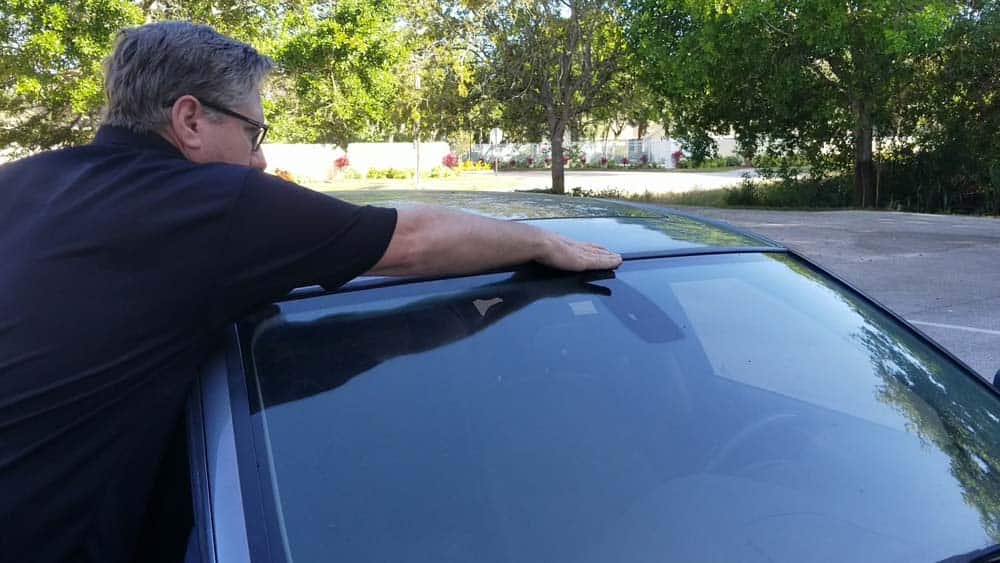 bmw windshield moulding replacement - Smooth the moulding out with your hands