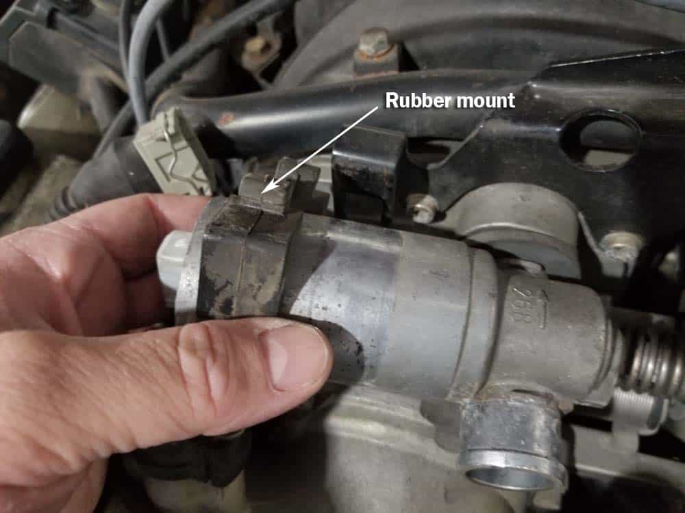 Remove the rubber mount from the valve