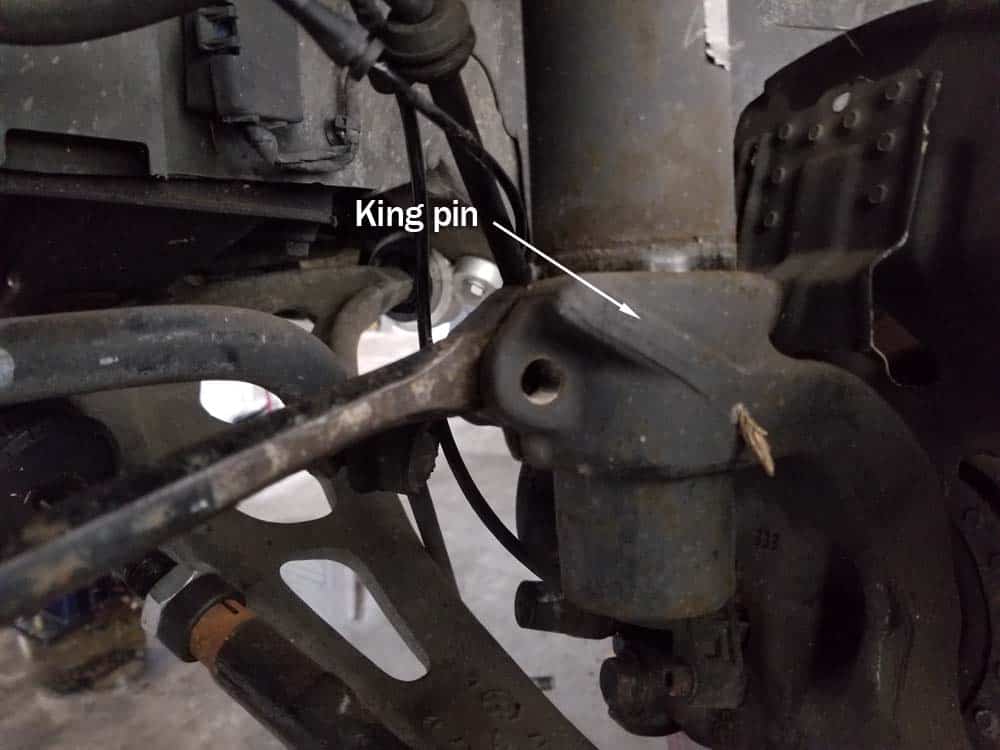 bmw e46 strut replacement - king pin removal