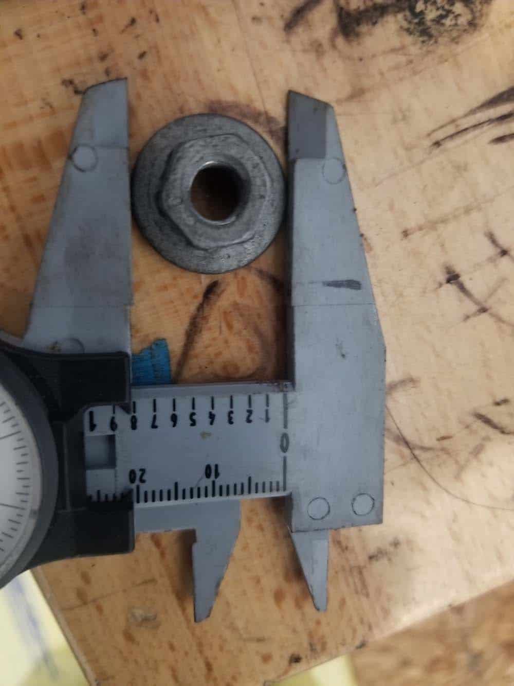 measre flange on mounting nut