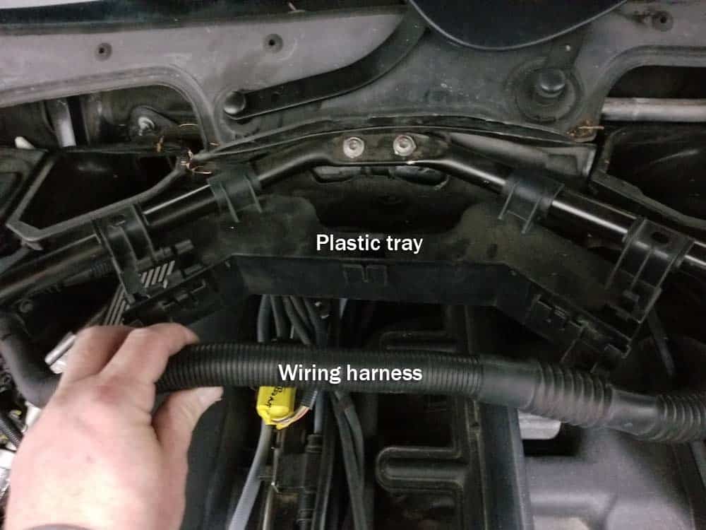 BMW E60 Front Oxygen Sensors - remove the wiring harness