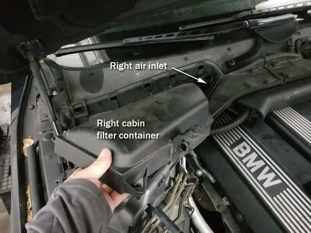 Remove the cabin filter container