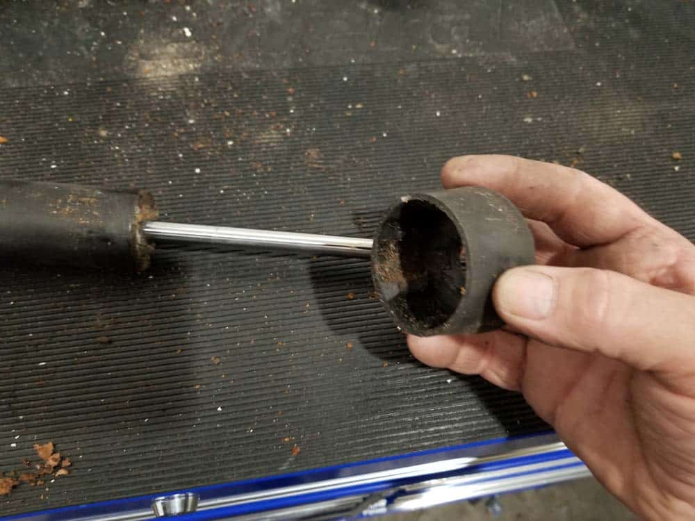 BMW E46 rear shock - forget to remove the bottom stop