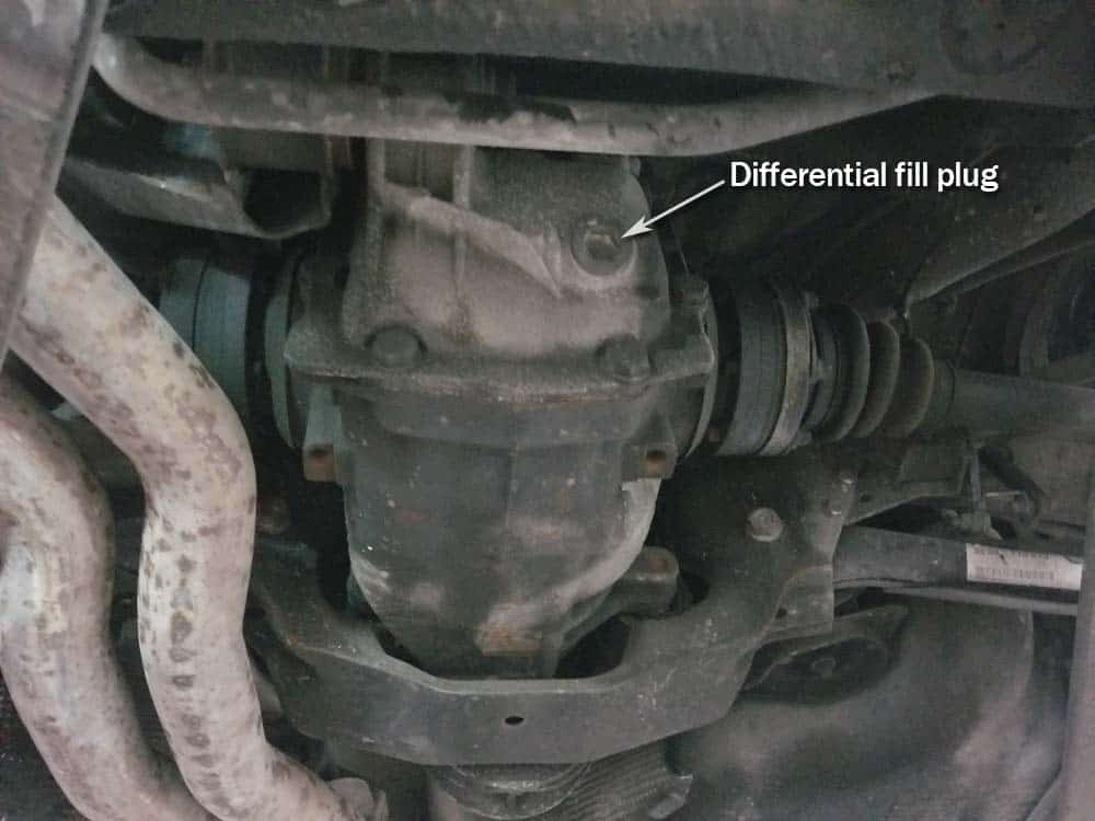  BMW E46 differential fluid change - locate the differential fill plug