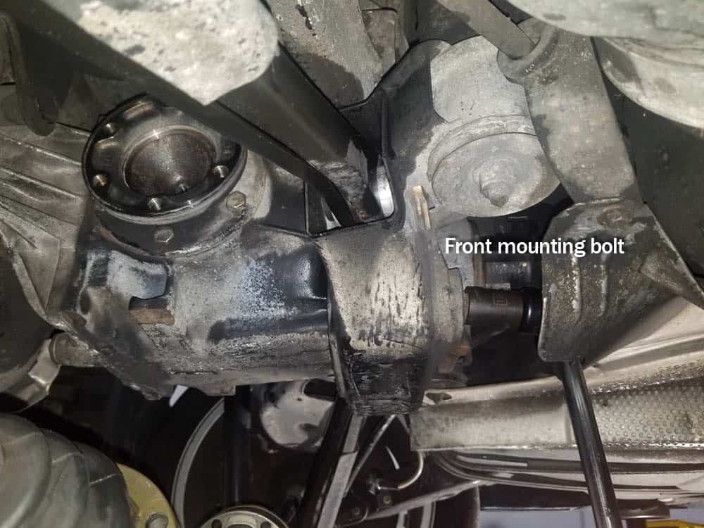 differential front mounting bolt