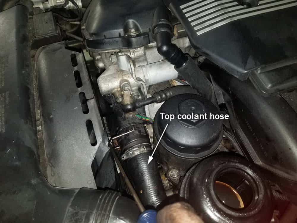 BMW E46 Belt Replacement - top coolant hose clips