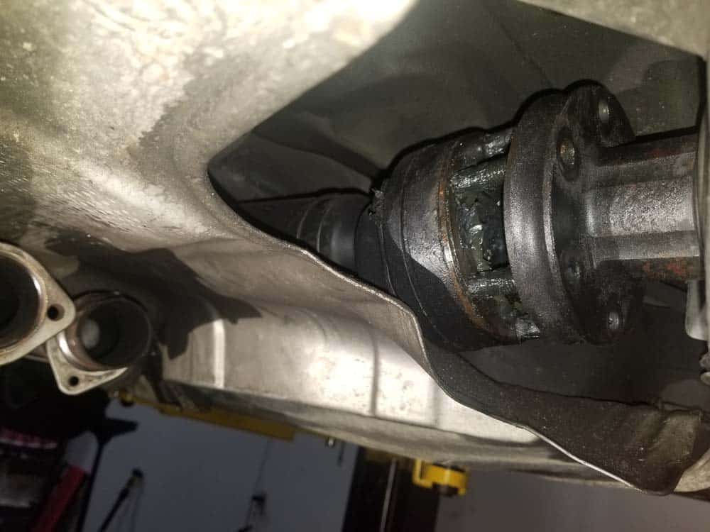 bmw e36 differential bushing replacement - driveshaft studs