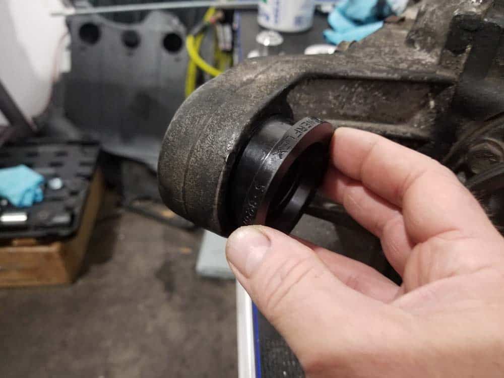bmw e36 differential bushings replacement - differential cover bushings installation