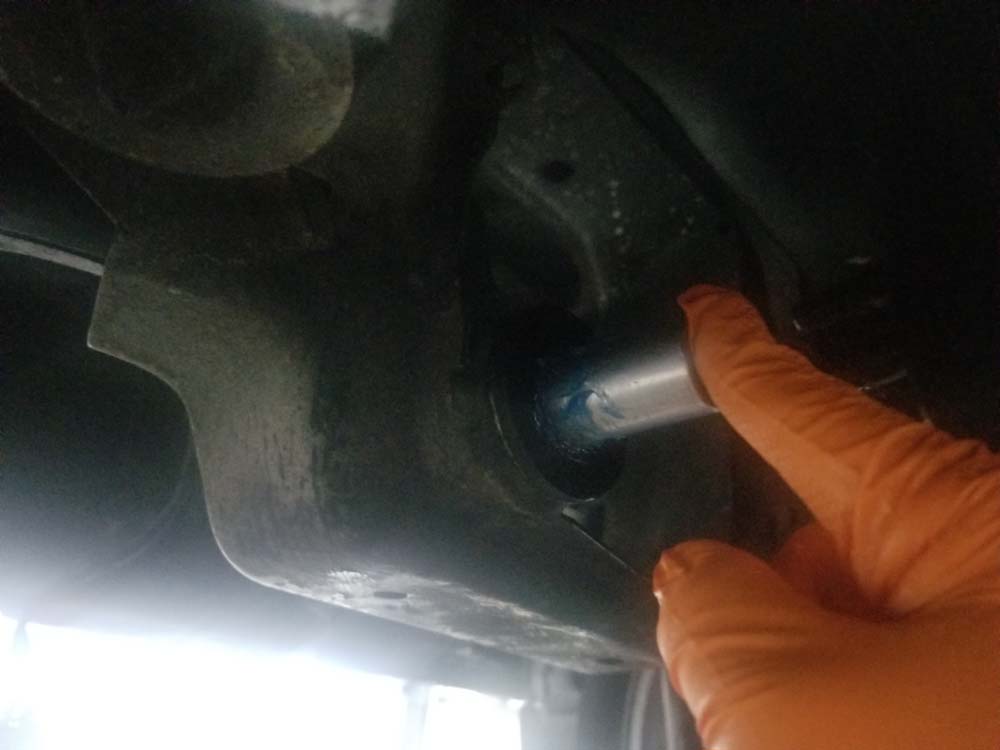 bmw e36 differential bushings replacement - install sleeve