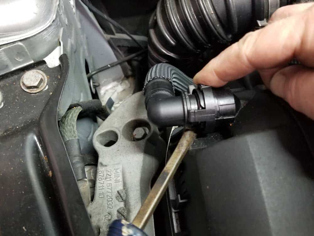 MINI r56 valve cover gasket replacement - remove crankcase breather hose