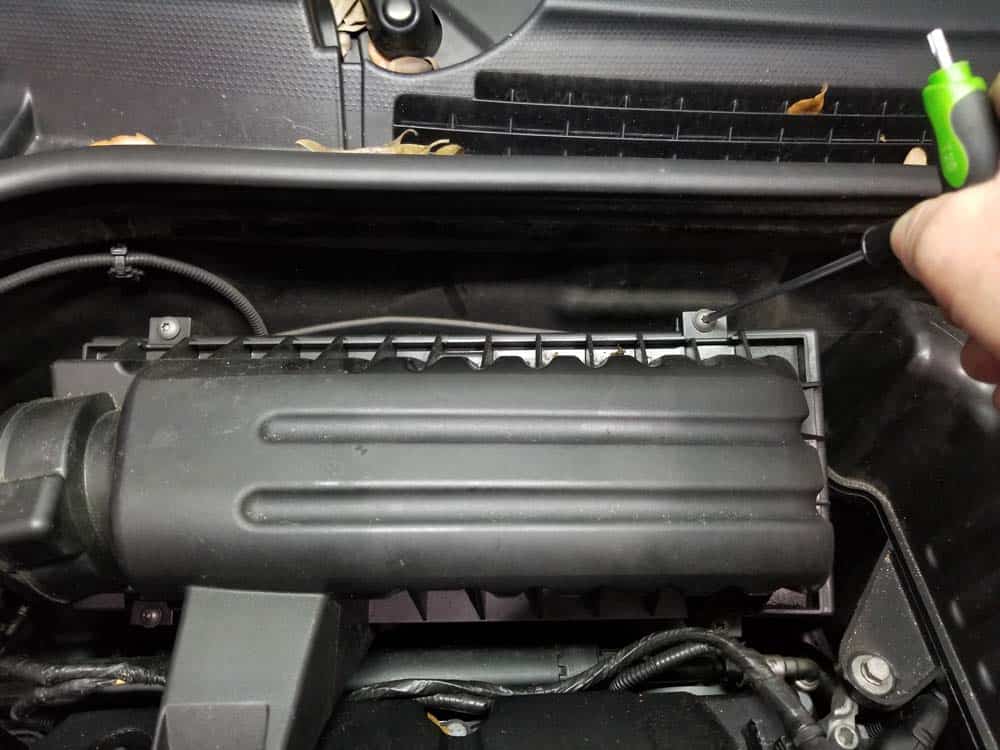 MINI r56 valve cover gasket replacement - remove air box cover