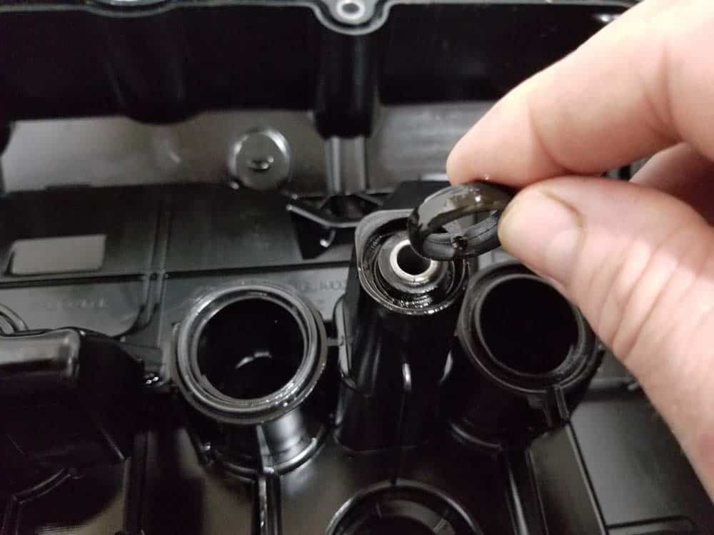 MINI r56 valve cover gasket replacement - remove old gasket