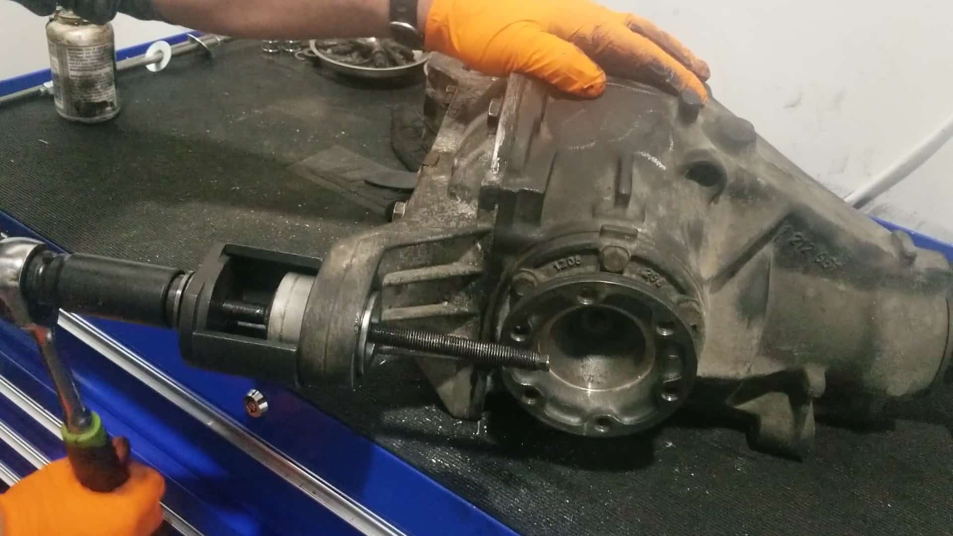 bmw e36 differential bushing removal