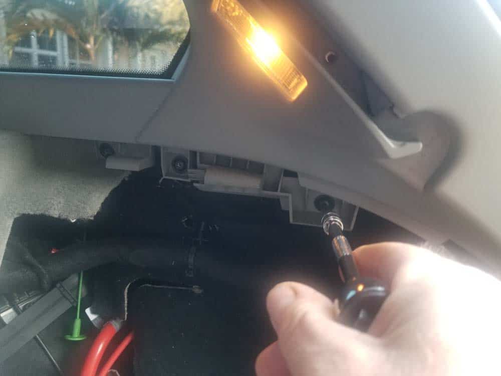 remove D pillar screws