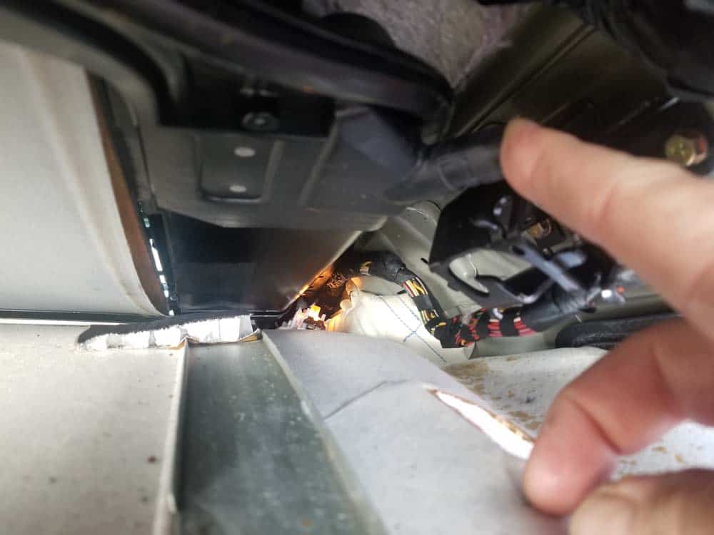bmw e61 trunk leak - check for suction in drain hole