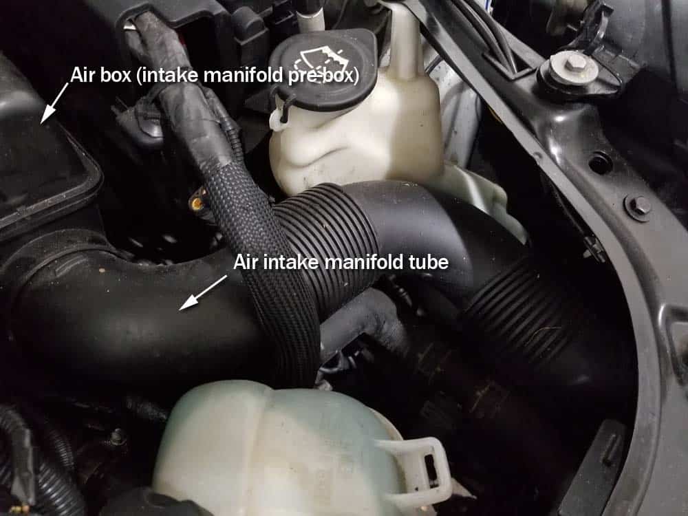 MINI R56 service position - air intake manifold tube