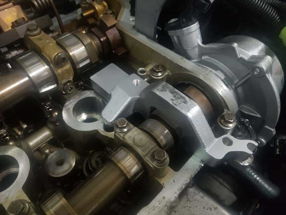 MINI R56 engine timing calibration - install camshaft locking tool step 1