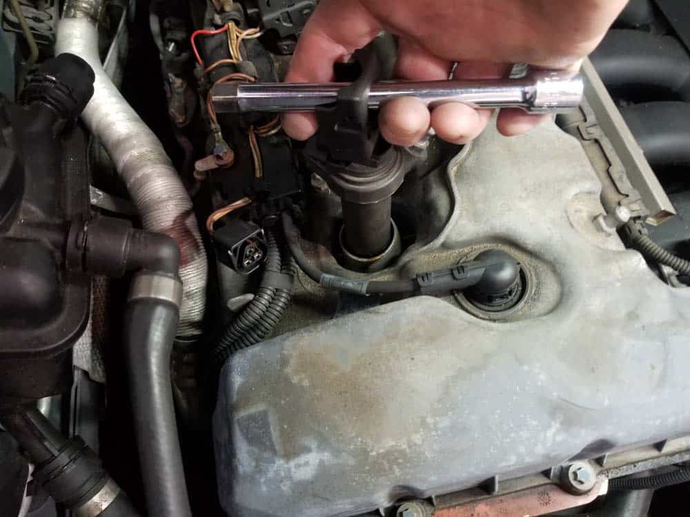 BMW E60 valve cover repair - remove coil packs