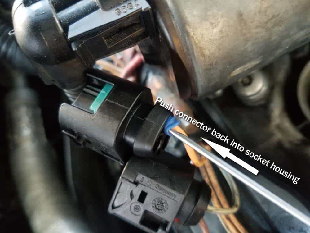 bmw coil socket housing replacement - push connector into new socket housing