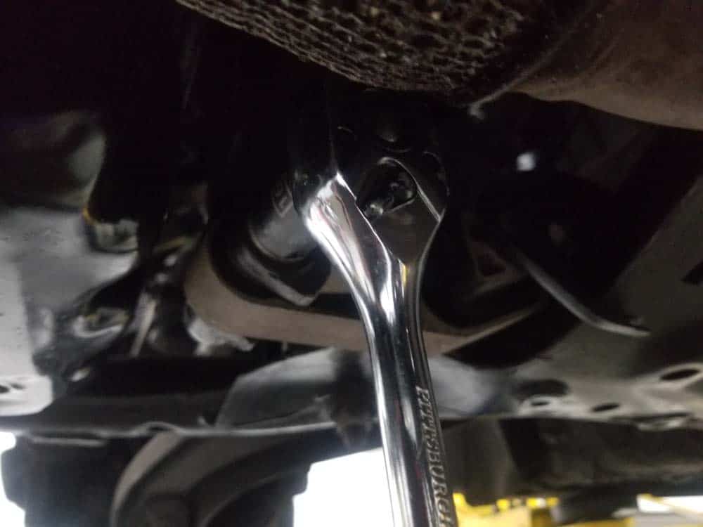 MINI R56 engine mount replacement - remove front mounting bolt