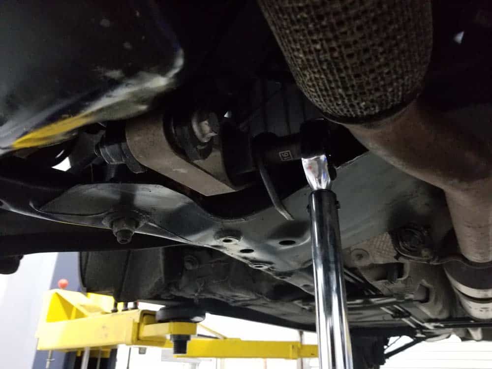MINI R56 engine mount replacement - torque the engine mount bolts