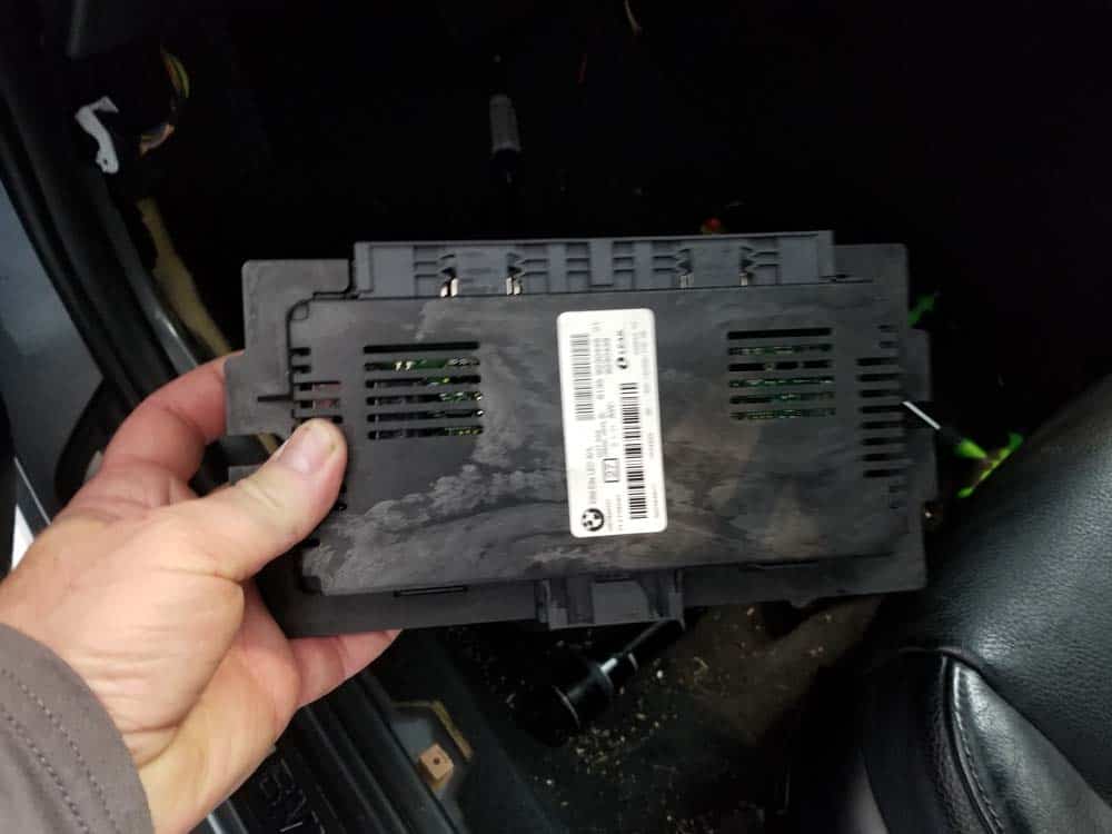 Remove the footwell module from the vehicle