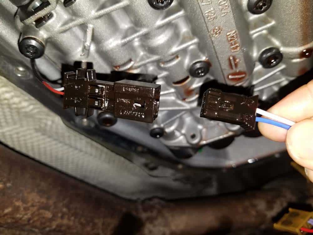 Pull the speed sensor connection apart