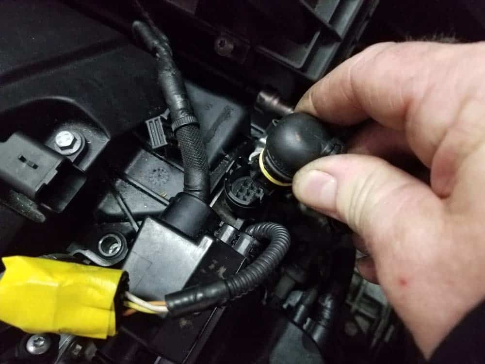 Mini R56 water pipe replacement - Remove the essentric shaft position sensor