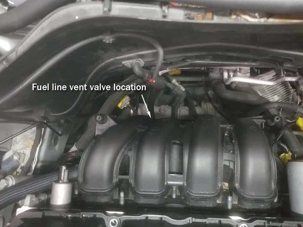 MINI R56 intake gasket repair - Fuel line vent valve location