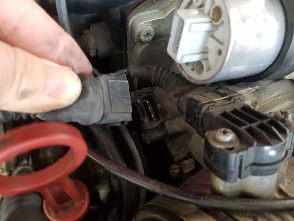 bmw m60 intake temperature sensor - Pull the plug from the throttle body