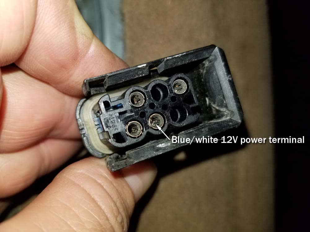 bmw E46 fuel pump test - identify the terminal the blue/white wire connects to.