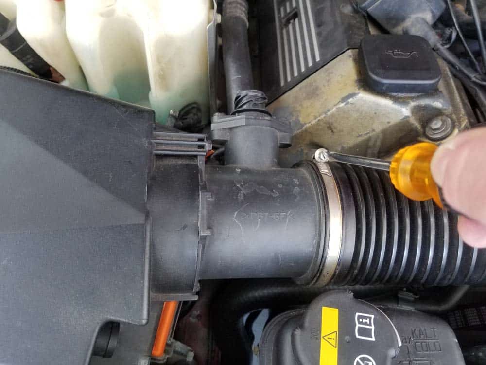 bmw m60 intake manifold gasket replacement - Loosen the hose clamp securing the intake muffler