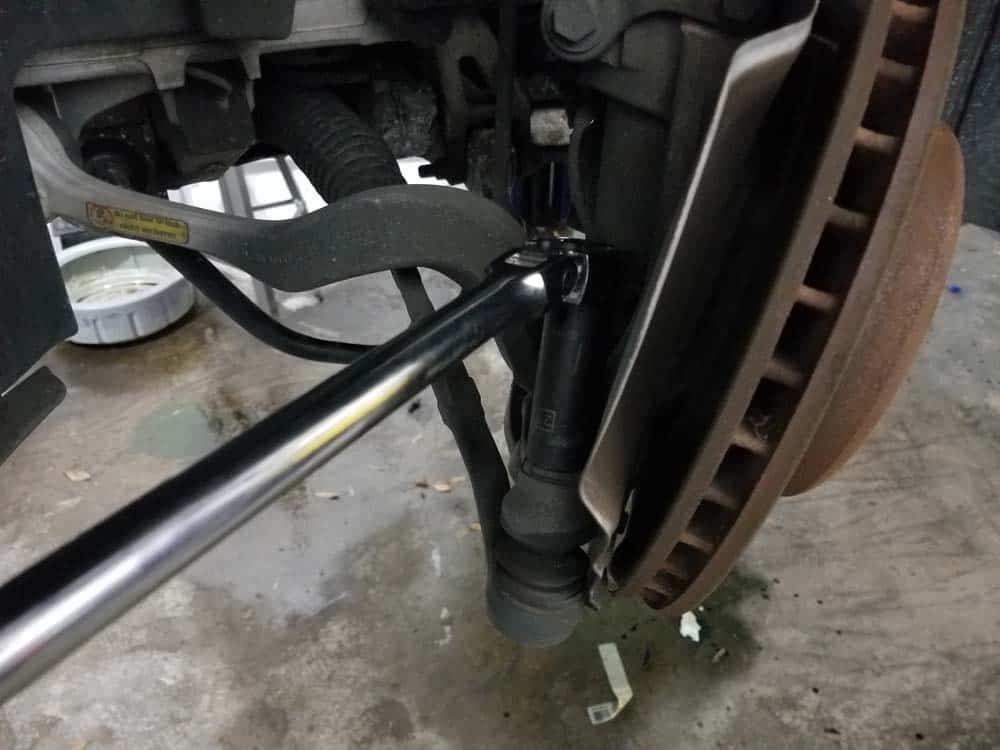 bmw e63 tie rod replacement - Loosen the ball joint lock nut with a 21mm socket and breaker bar