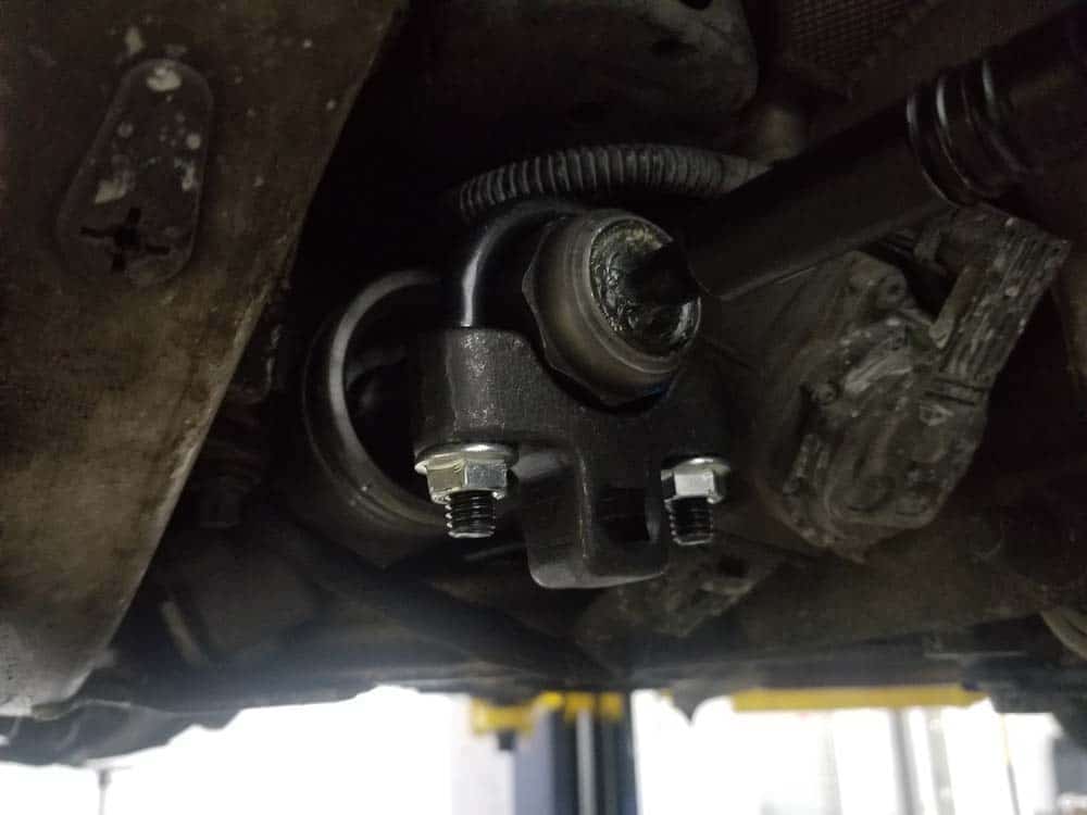 bmw e63 tie rod replacement - Use an inner tie rod tool to tighten the inner ball joint to the steering rack