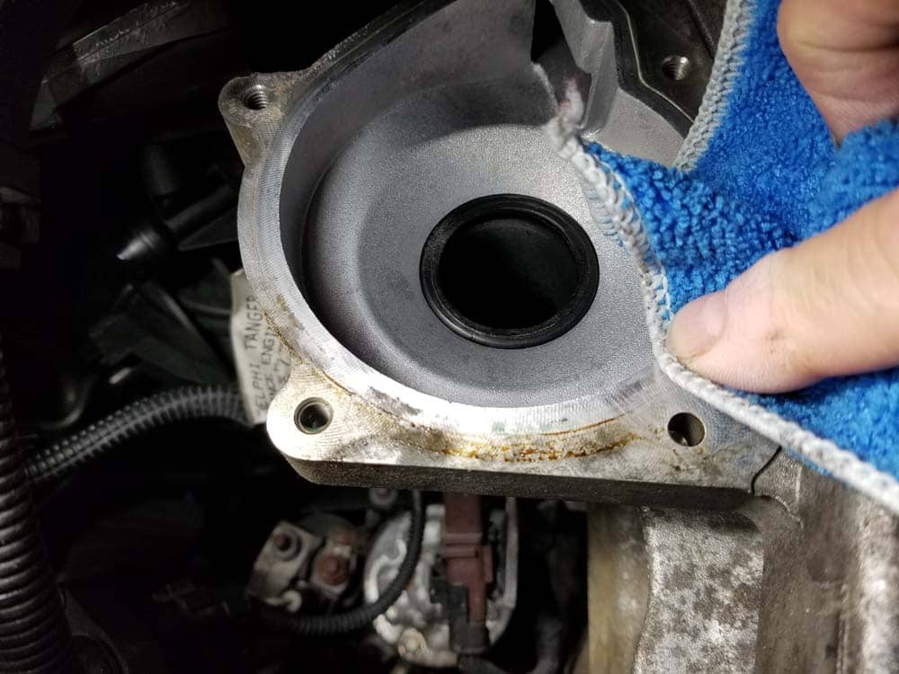 mini r56 water pump replacement - Clean the new water pump with CRC Brakleen