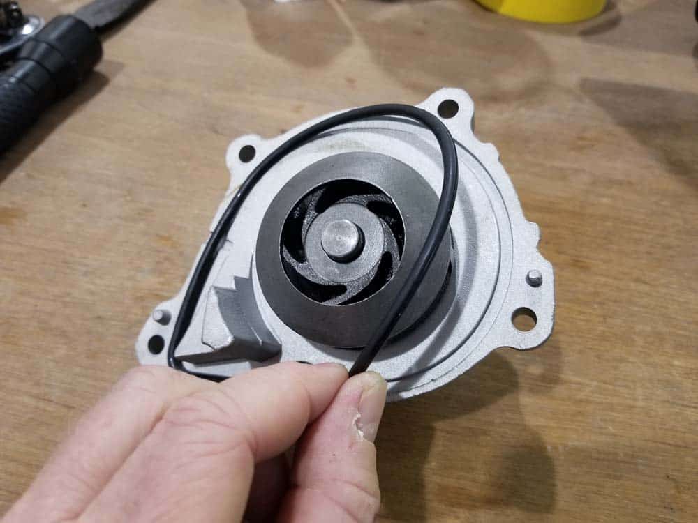 mini r56 water pump replacement - Install the new water pump gasket