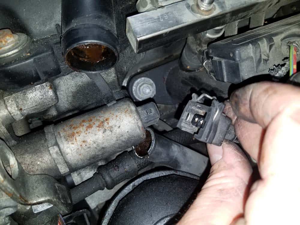 bmw e46 fuel injector replacement - The solenoid valve unplugged