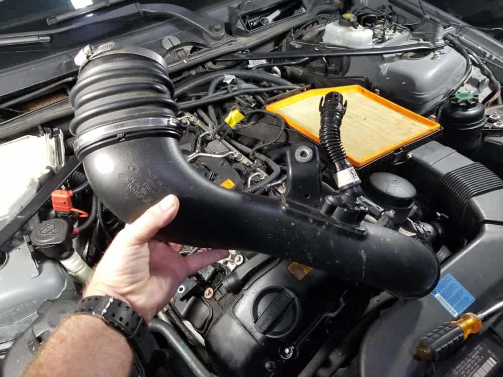 bmw n55 valve cover gasket replacement - Remove the upper air intake duct from the vehicle