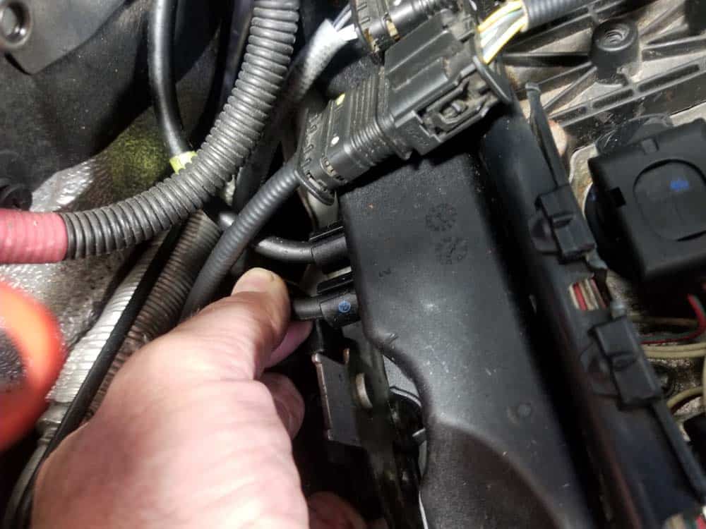 bmw n55 valve cover gasket replacement - Unplug the vacuum lines on side of valve cover