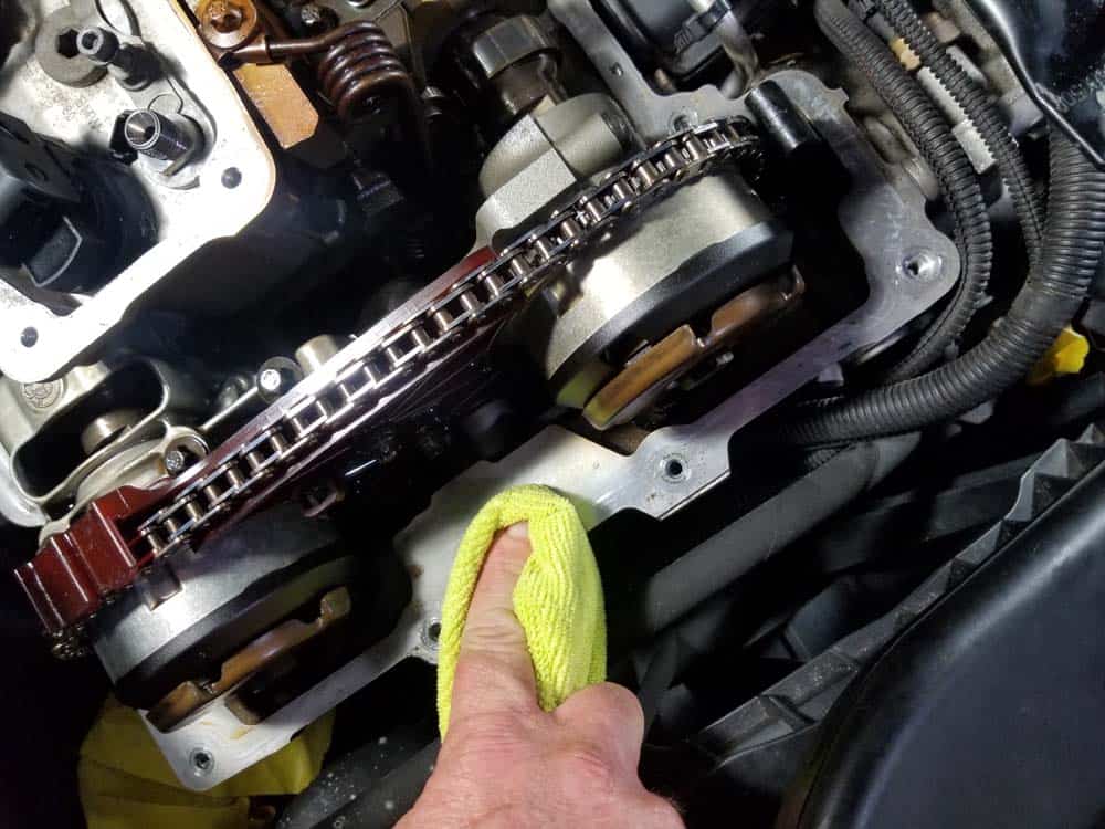 bmw n55 valve cover gasket replacement - Clean the cylinder head