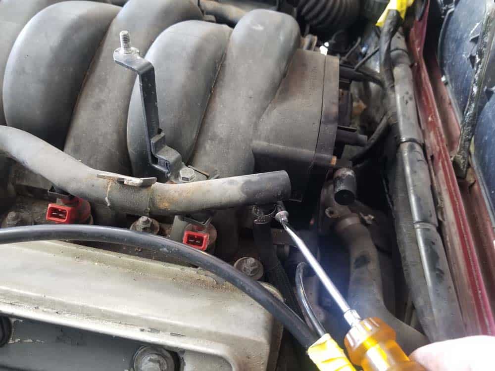 bmw m60 pcv valve replacement - Loosen the hose clamp on the fuel feed line