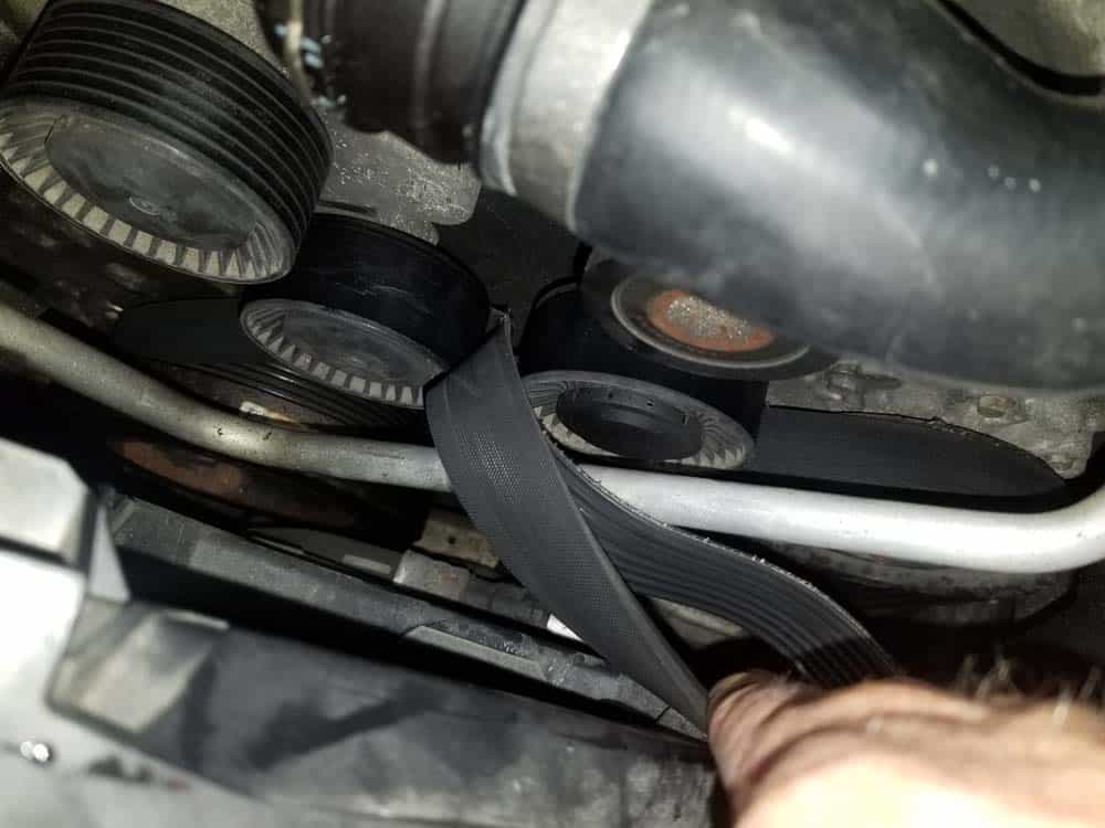 bmw n55 engine squeal - Remove the accessory belt from the rest of the pulleys
