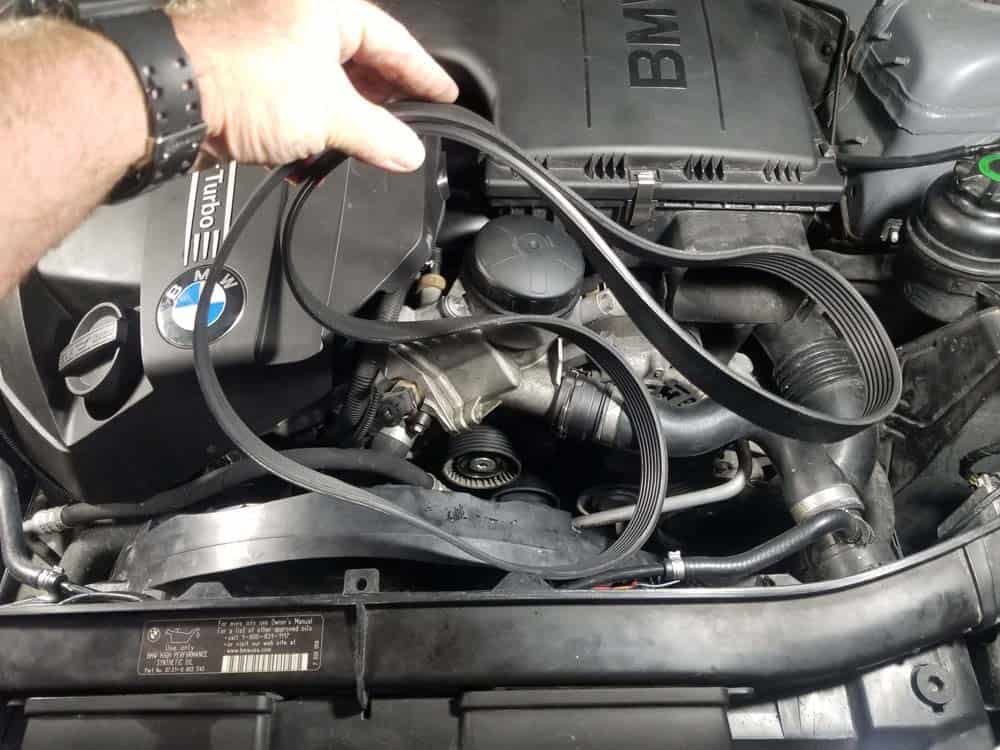 bmw n55 engine squeal - Remove the accessory belt from the vehicle