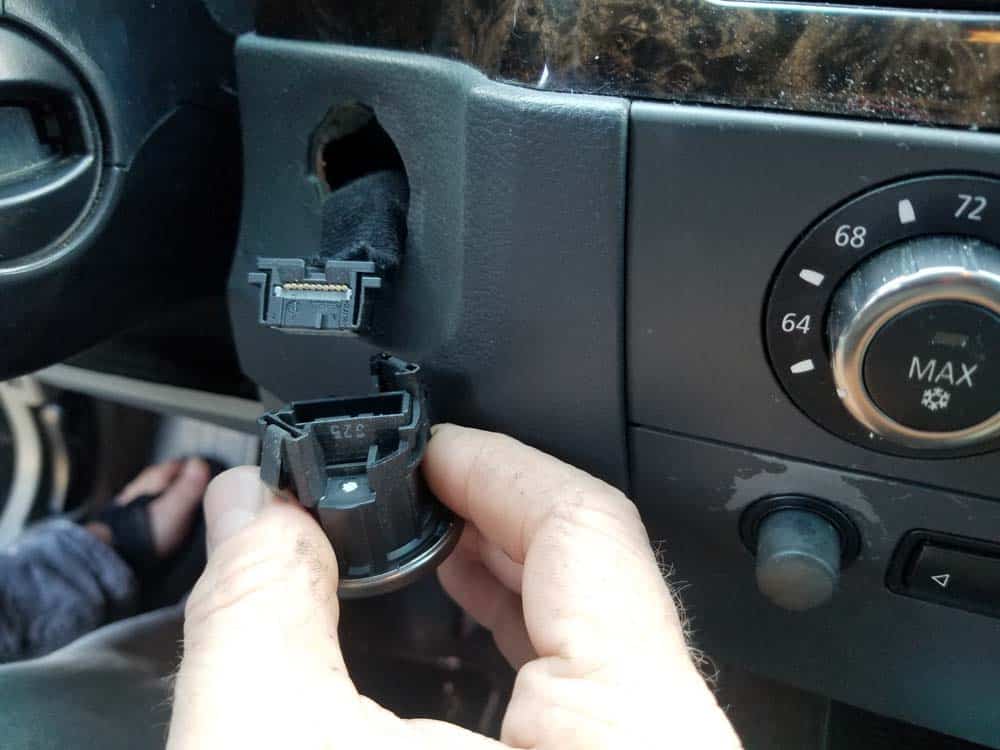 bmw e60 start button replacement - Pull the plug free from the switch