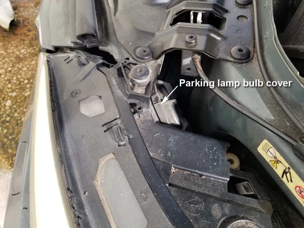 bmw e60 parking lamp bulb replacement - Locate the parking lamp cover