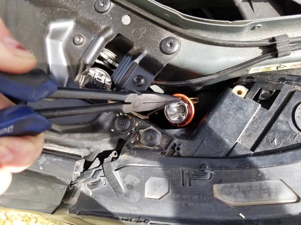 bmw e60 parking lamp bulb replacement - Grasp the bulb with a pair of long nose pliers and remove from the headlight